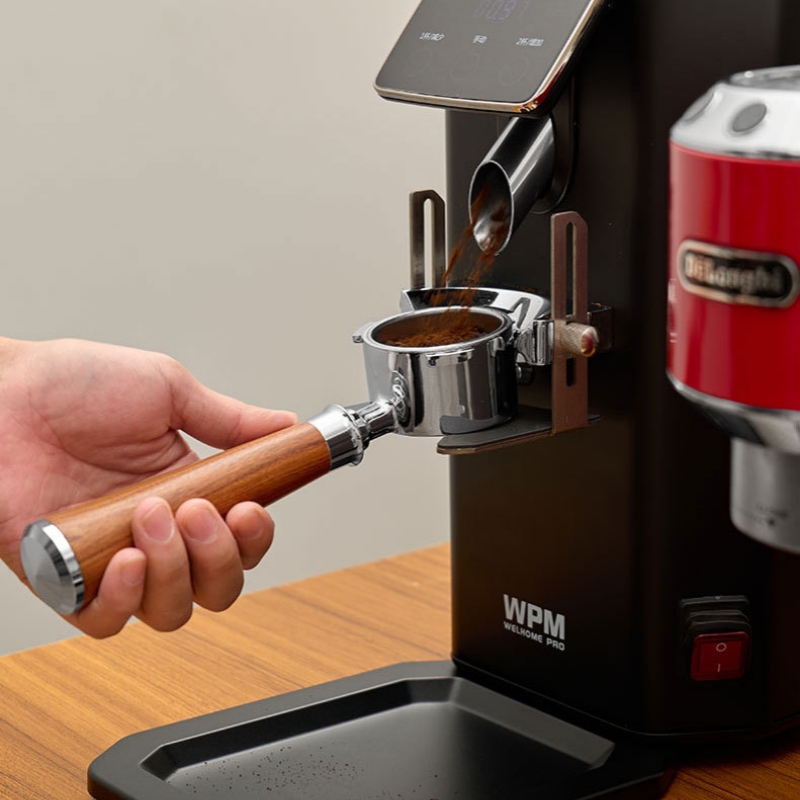 Portafiltro da 51mm Senza Fond - Delonghi Espresso Dedica 685 recensione e prezzo